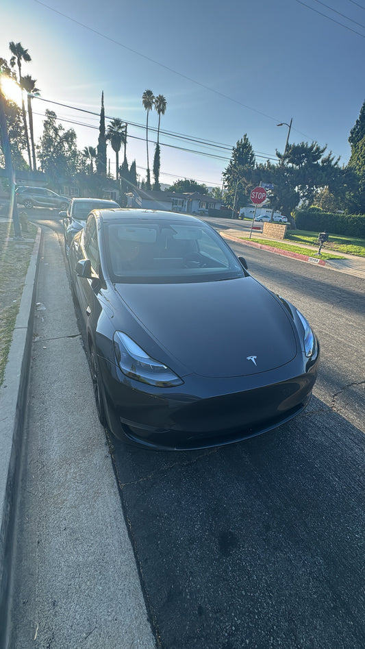 Tesla Model Y 24’